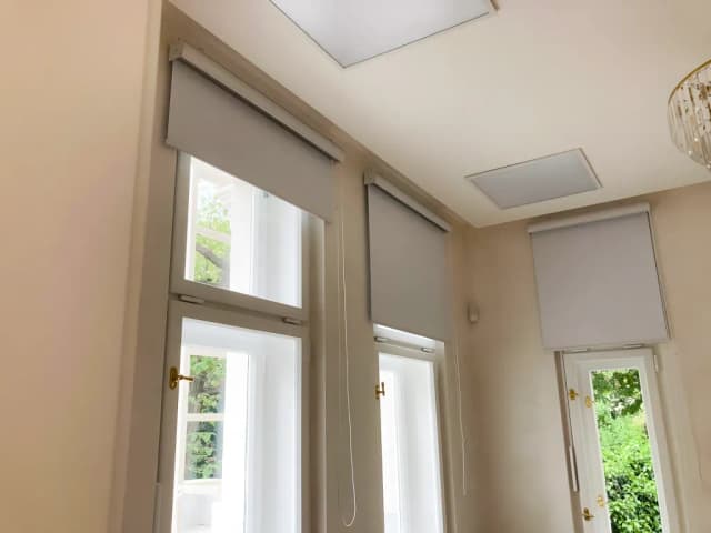 Instalace interiérových stínicích rolet - detail