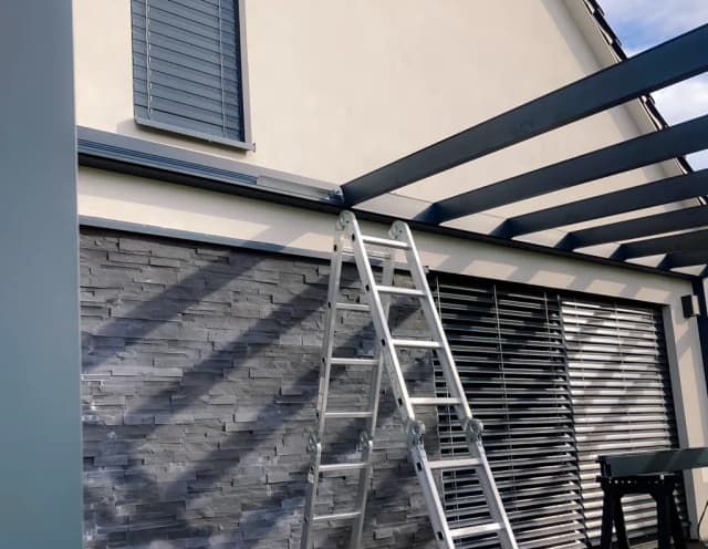 Sezónní zimní zahrada se screenovými roletami - detail 6