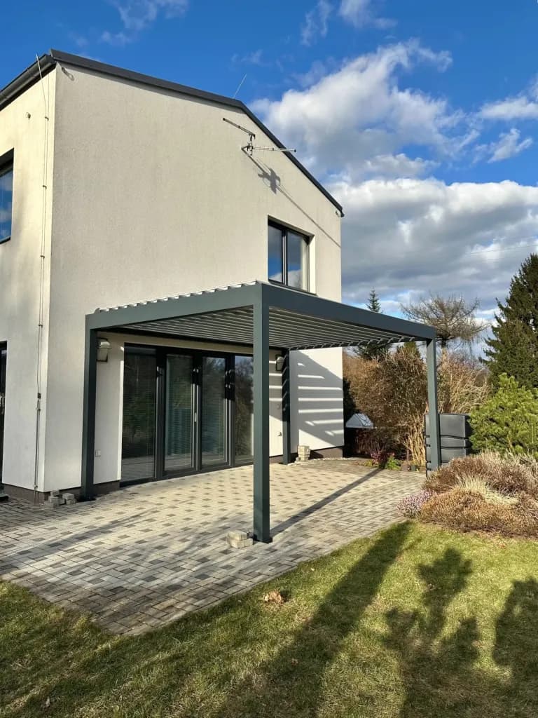 Realizace bioklimatické pergoly na míru.