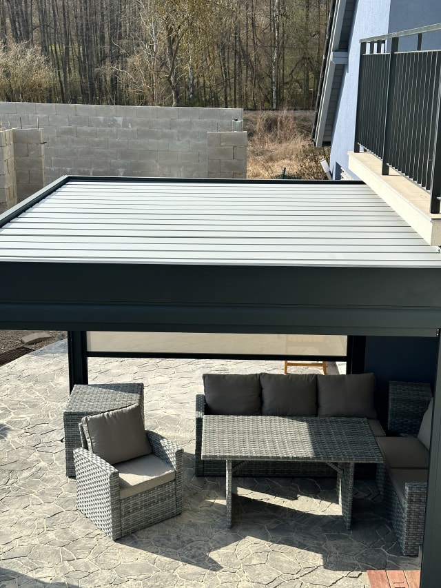 Realizace pergoly se screenovými roletami – 2