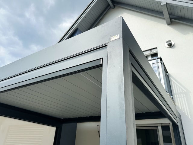 Realizace pergoly se screenovými roletami – 8