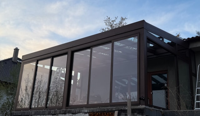 Realizace sezónní zimní zahrady – pohled 2