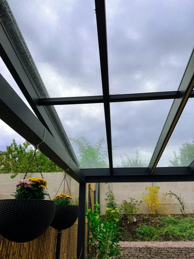 Pergola – detail střešní rolety