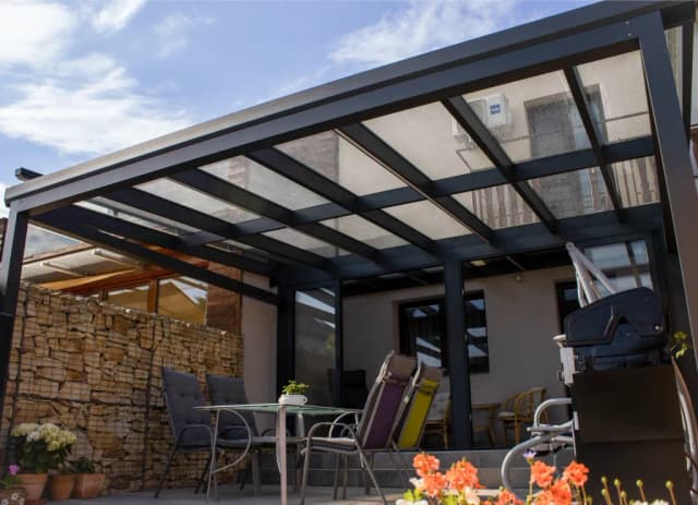 Renovace sezónní zimní zahrady - pohled 2