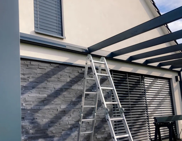 Sezónní zimní zahrada se screenovými roletami - detail 6